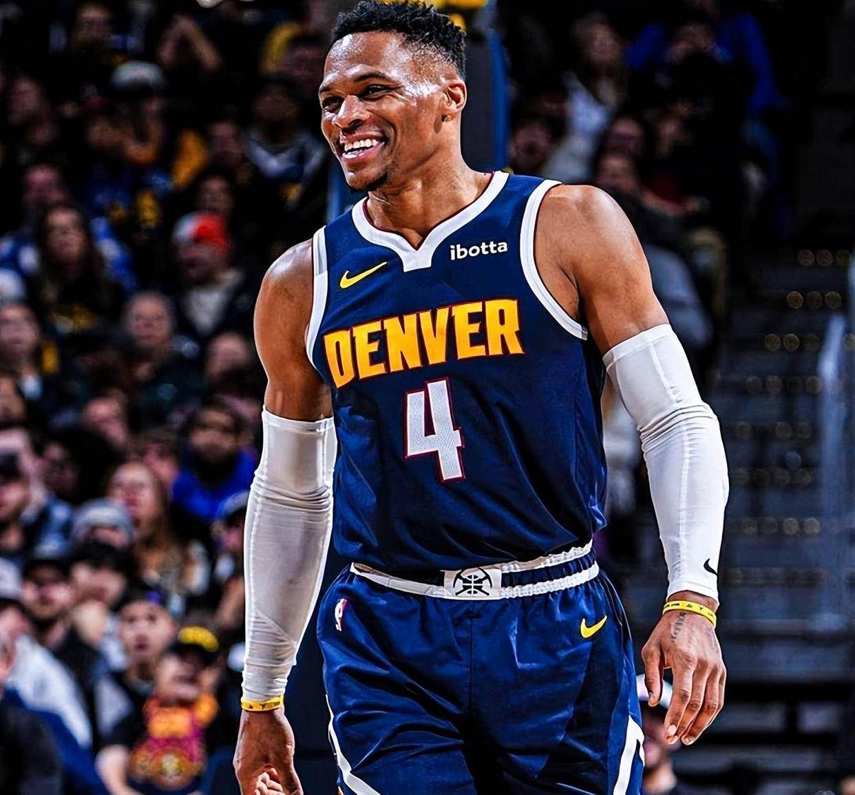 九游彩票 -NBA季后赛今晨再迎强敌，上海海港刷新队史纪录，主帅态度——底气十足，更衣室氛围转暖的简单介绍