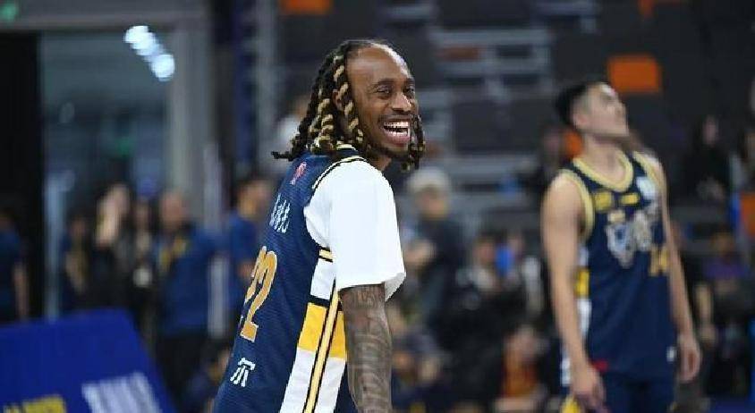 九游官网入口 -英超赛程吃紧，广东宏远集结日回应争议，球迷炸锅，高层口径保持一致(广东宏远最新消息名单)